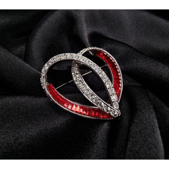 Vintage Nolan Miller Red & Clear Crystal Rhinestone Heart Brooch Pin - Picture 1 of 5